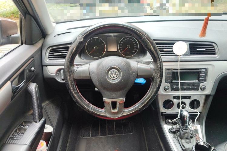Used Volkswagen Gran Lavida 2013 1.4 TSI Automatic Comfort Model Steering Wheel