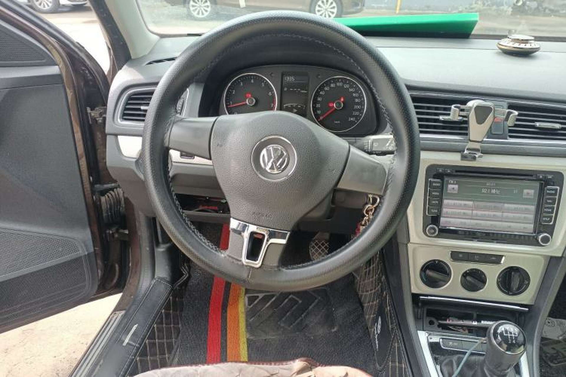 Used Volkswagen Gran Lavida 2013 1.4 TSI Manual Comfort Model Steering Wheel