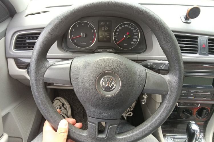 Used Volkswagen Gran Lavida 2013 1.4 TSI Automatic Comfort Model Steering Wheel
