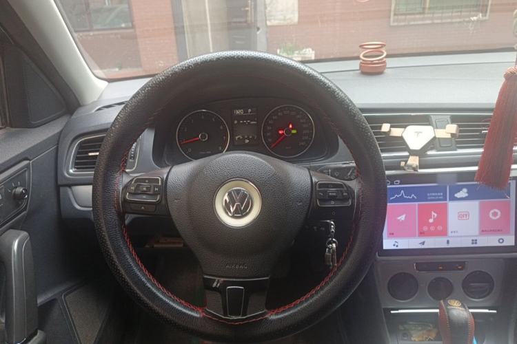 Used Volkswagen Gran Lavida 2013 1.4 TSI Automatic Comfort Model Steering Wheel