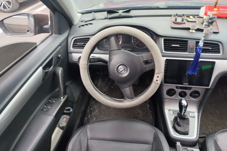 Used Volkswagen Gran Lavida 2013 1.6L Automatic Comfort Model Steering Wheel