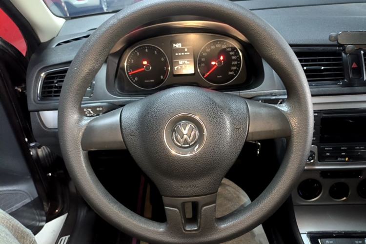 Used Volkswagen Gran Lavida 2013 1.6L Manual Comfort Model Steering Wheel