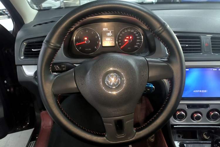 Used Volkswagen Gran Lavida 2013 1.6L Manual Comfort Model Steering Wheel