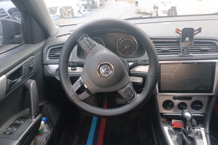 Used Volkswagen Gran Lavida 2013 1.4 TSI Automatic Comfort Model Steering Wheel