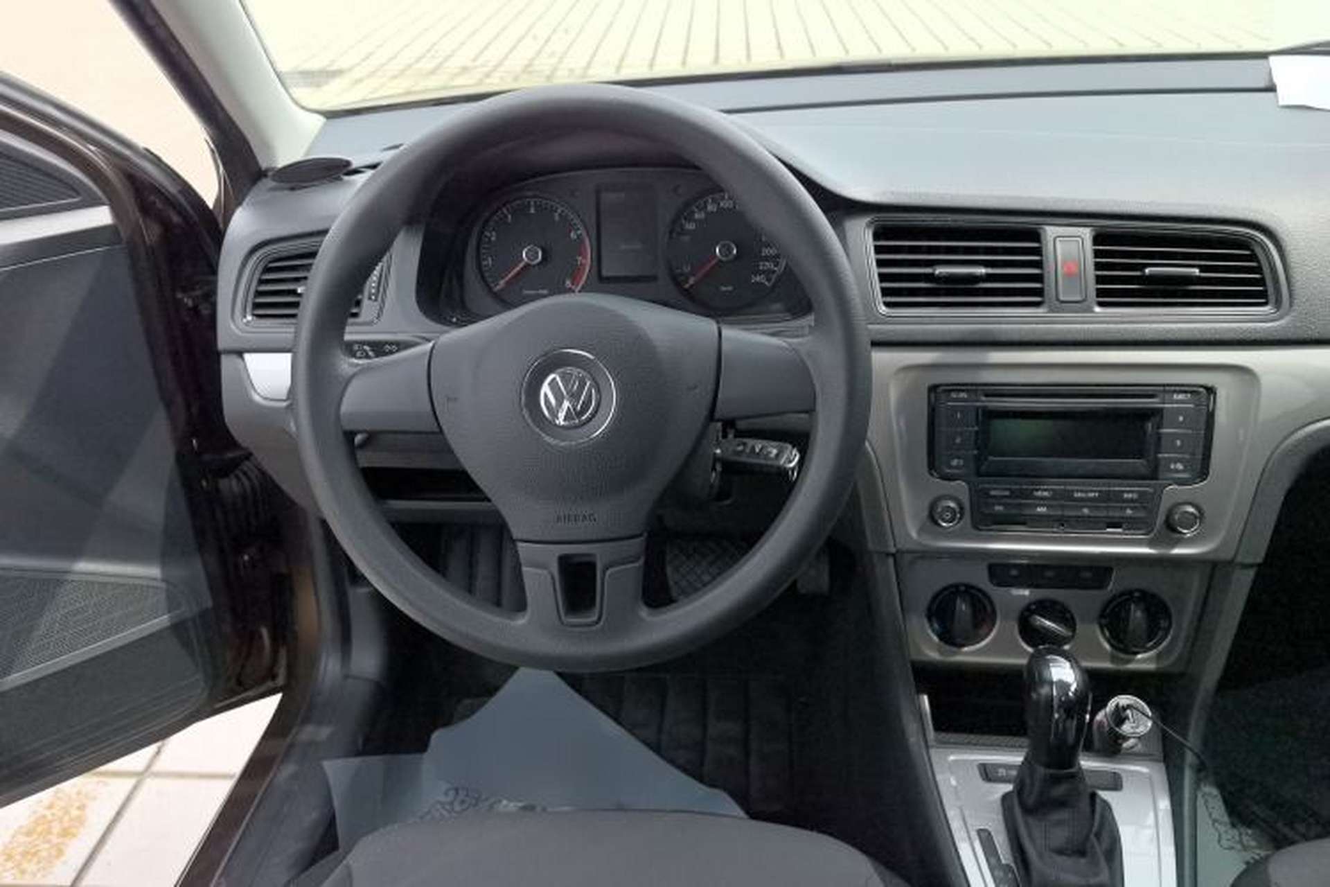 Used Volkswagen Gran Lavida 2013 1.6L Automatic Fashion Model Steering Wheel
