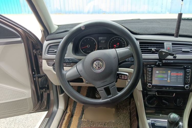Used Volkswagen Gran Lavida 2013 1.4 TSI Manual Comfort Model Steering Wheel
