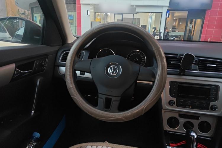 Used Volkswagen Gran Lavida 2013 1.6L Automatic Comfort Model Steering Wheel