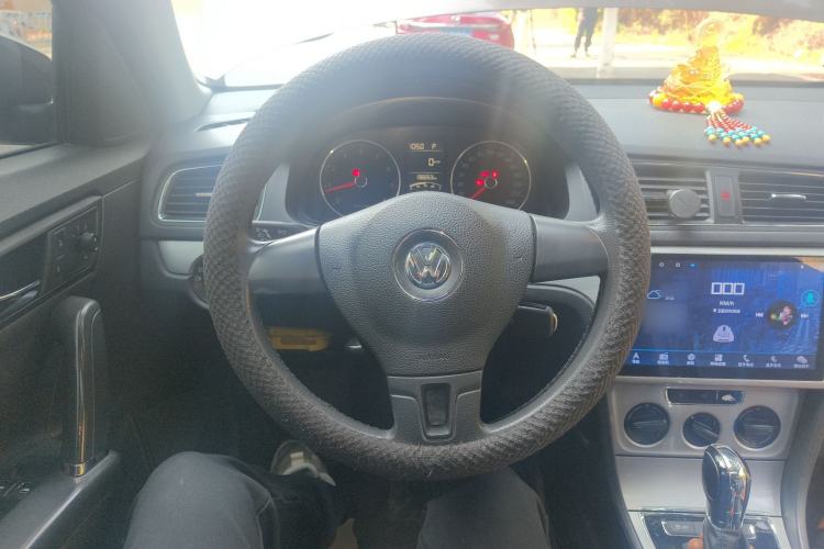 Used Volkswagen Gran Lavida 2013 1.4 TSI Automatic Comfort Model Steering Wheel