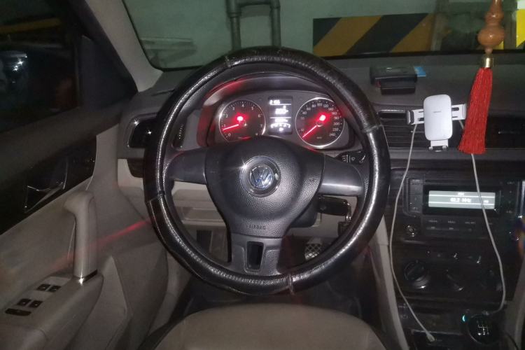 Used Volkswagen Gran Lavida 2013 1.4 TSI Manual Comfort Model Steering Wheel