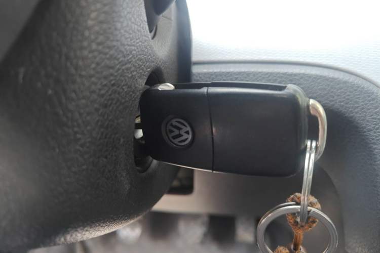Used Volkswagen Gran Lavida 2013 1.6L Manual Comfort Model Vehicle Key