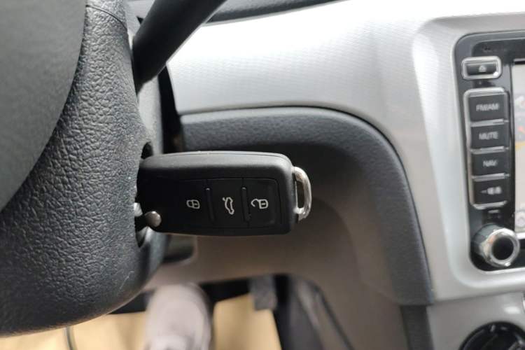 Used Volkswagen Gran Lavida 2013 1.4 TSI Automatic Comfort Model Vehicle Key