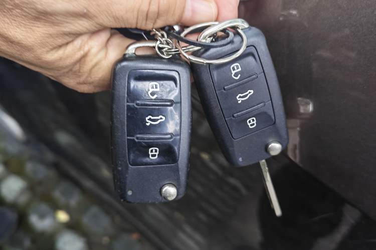 Used Volkswagen Gran Lavida 2013 1.6L Automatic Fashion Model Vehicle Key