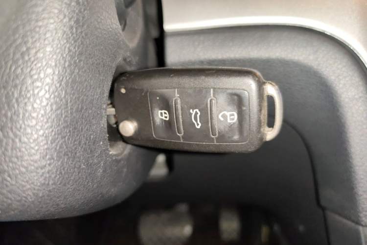 Used Volkswagen Gran Lavida 2013 1.6L Automatic Comfort Model Vehicle Key