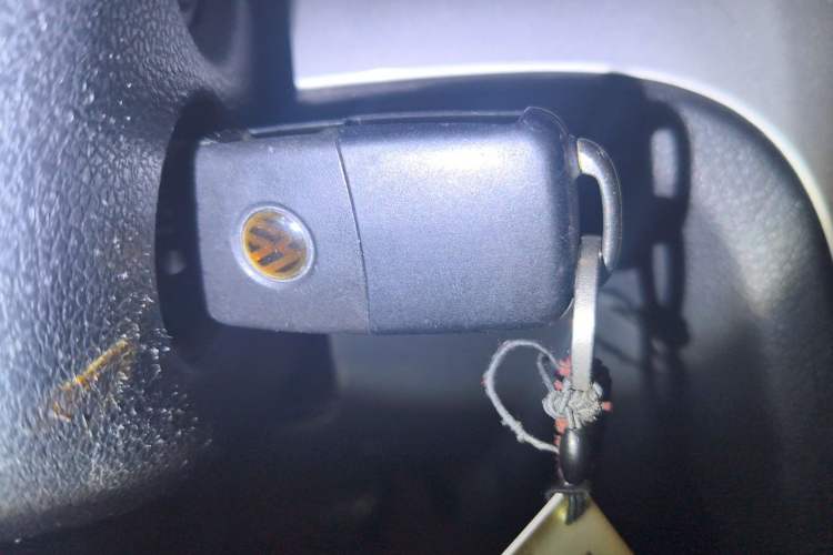 Used Volkswagen Gran Lavida 2013 1.6L Manual Fashion Model Vehicle Key