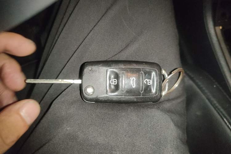 Used Volkswagen Gran Lavida 2013 1.4 TSI Automatic Comfort Model Vehicle Key