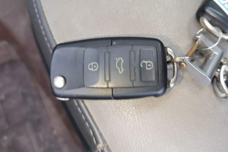 Used Volkswagen Gran Lavida 2013 1.6L Automatic Comfort Model Vehicle Key