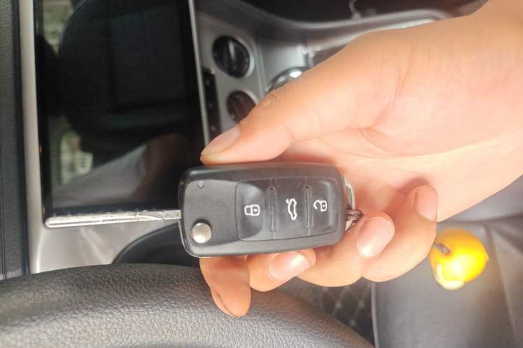 Used Volkswagen Gran Lavida 2013 1.6L Automatic Comfort Model Vehicle Key