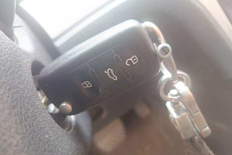 Used Volkswagen Gran Lavida 2013 1.4 TSI Automatic Comfort Model Vehicle Key