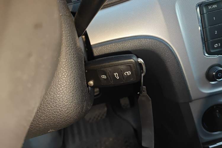 Used Volkswagen Gran Lavida 2013 1.6L Automatic Comfort Model Vehicle Key