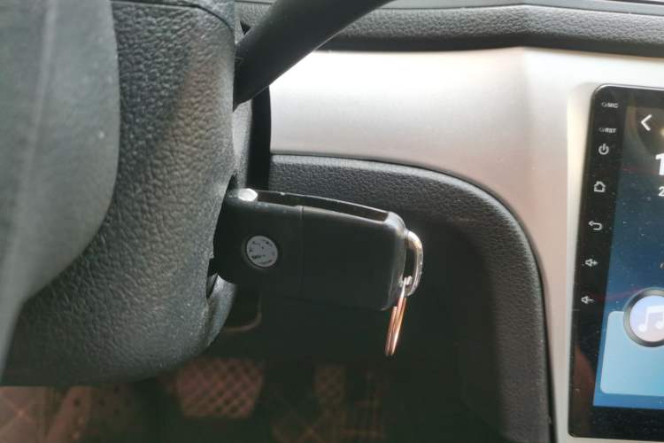 Used Volkswagen Gran Lavida 2013 1.6L Automatic Fashion Model Vehicle Key