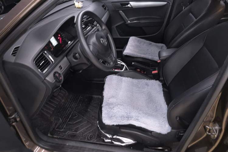 Used Volkswagen Gran Lavida 2013 1.4 TSI Automatic Comfort Model Driver Seat