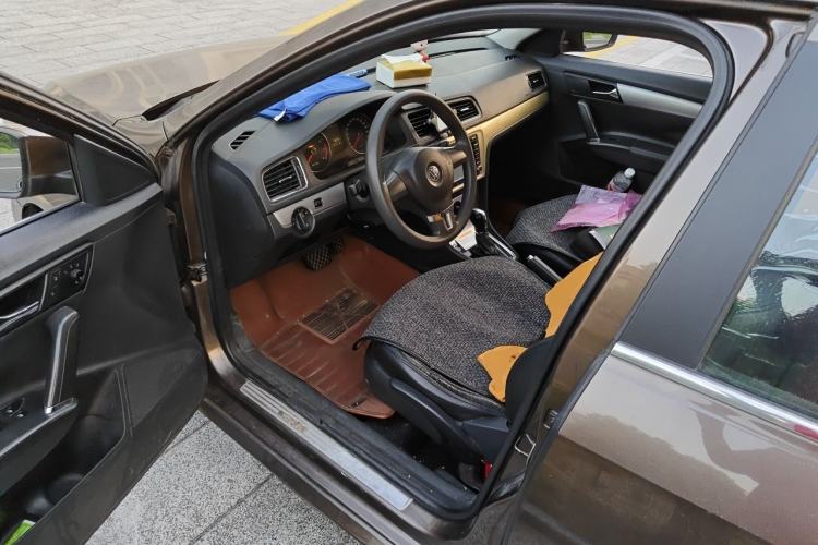 Used Volkswagen Gran Lavida 2013 1.6L Automatic Comfort Model Driver Seat