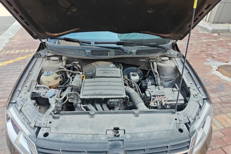 Used Volkswagen Gran Lavida 2013 1.6L Automatic Comfort Model Engine Bay