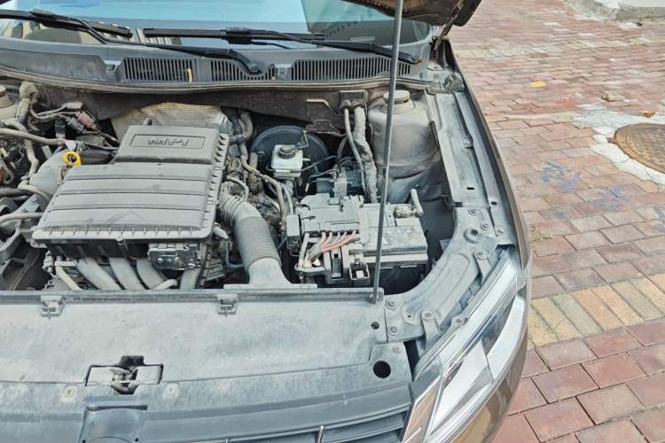 Used Volkswagen Gran Lavida 2013 1.6L Automatic Comfort Model Engine Bay Left