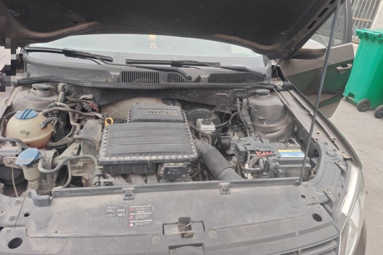 Used Volkswagen Gran Lavida 2013 1.6L Manual Comfort Model Engine Bay Left