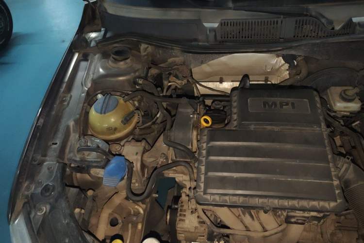 Used Volkswagen Gran Lavida 2013 1.6L Automatic Comfort Model Engine Bay Right