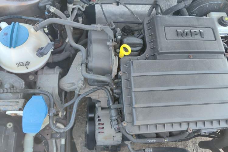Used Volkswagen Gran Lavida 2013 1.6L Automatic Luxury Model Engine Bay Right