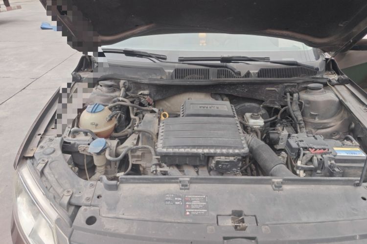 Used Volkswagen Gran Lavida 2013 1.6L Manual Comfort Model Engine Bay Right