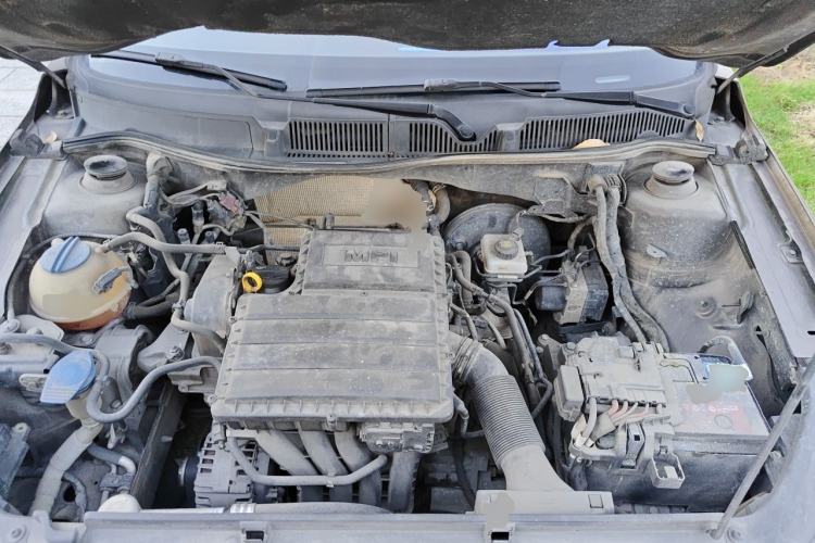 Used Volkswagen Gran Lavida 2013 1.6L Automatic Comfort Model Engine Bay