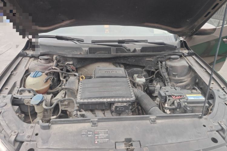 Used Volkswagen Gran Lavida 2013 1.6L Manual Comfort Model Engine Bay