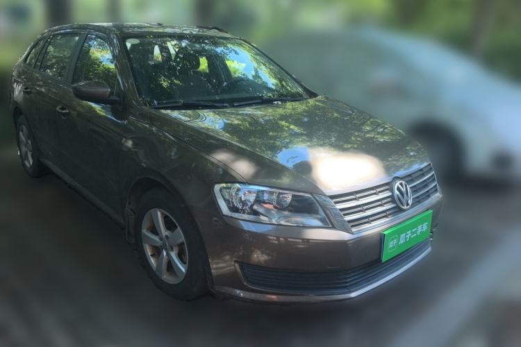 Used Volkswagen Gran Lavida 2013 1.6L Manual Fashion Model Front Right 45 Deg