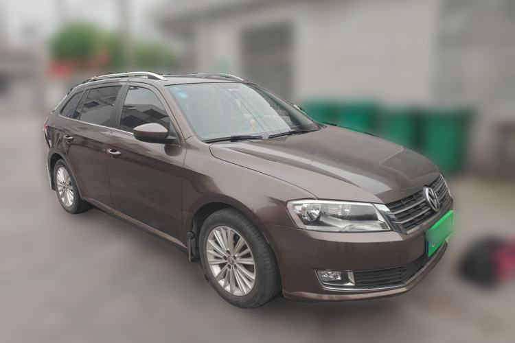 Used Volkswagen Gran Lavida 2013 1.6L Manual Comfort Model Front Right 45 Deg