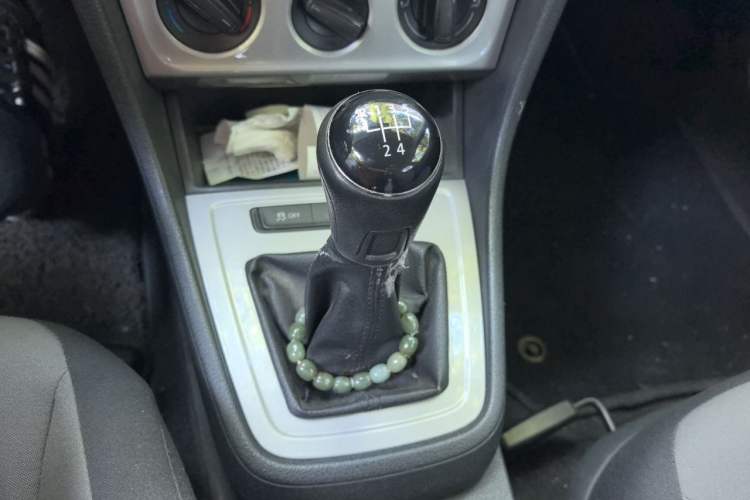 Used Volkswagen Gran Lavida 2013 1.6L Manual Fashion Model Gear Lever