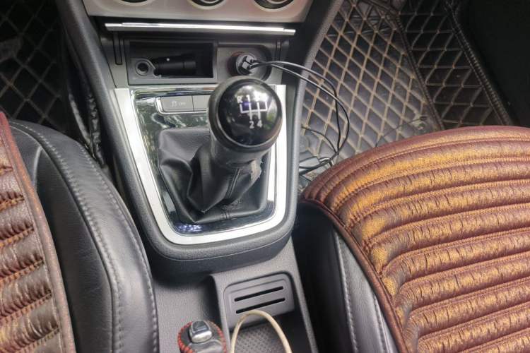 Used Volkswagen Gran Lavida 2013 1.6L Manual Comfort Model Gear Lever