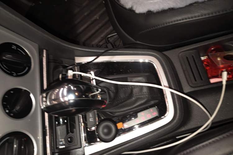Used Volkswagen Gran Lavida 2013 1.4 TSI Automatic Comfort Model Gear Lever