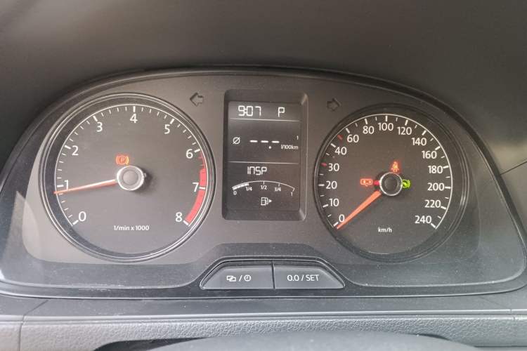 Used Volkswagen Gran Lavida 2013 1.6L Automatic Fashion Model Instrument Cluster