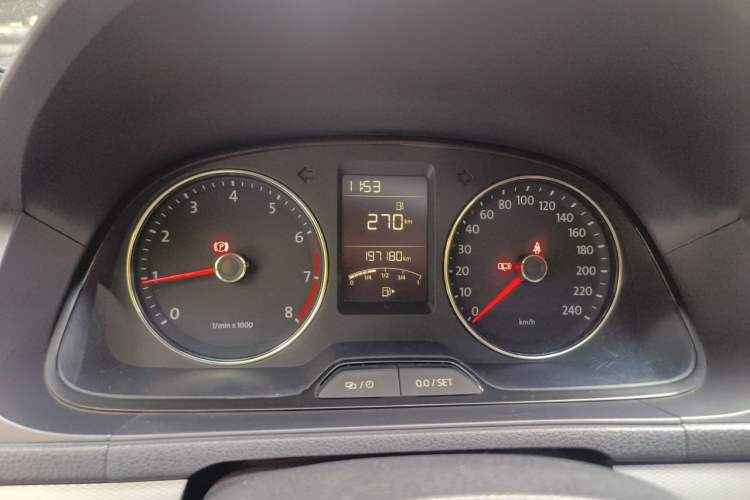 Used Volkswagen Gran Lavida 2013 1.6L Manual Comfort Model Instrument Cluster