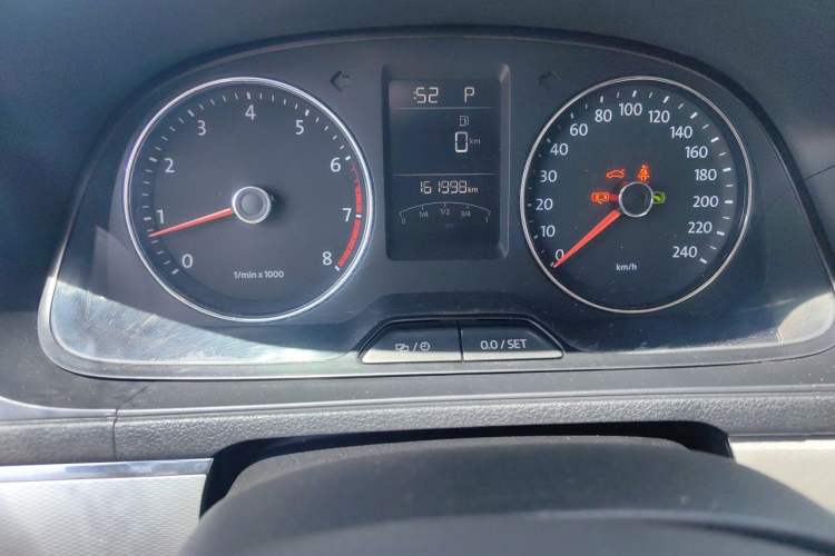 Used Volkswagen Gran Lavida 2013 1.6L Automatic Luxury Model Instrument Cluster