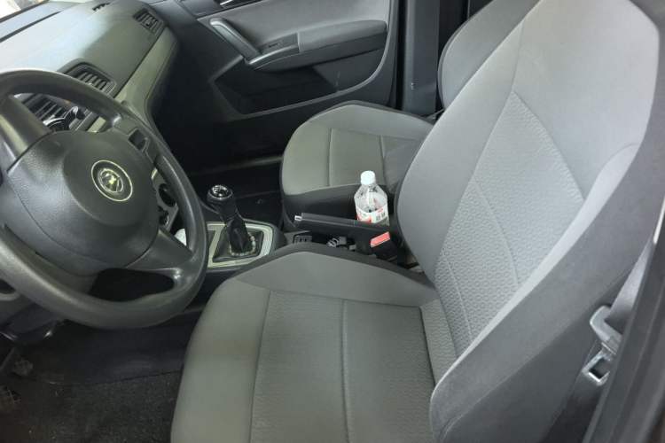 Used Volkswagen Gran Lavida 2013 1.6L Manual Fashion Model Left Front Seat