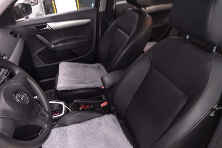 Used Volkswagen Gran Lavida 2013 1.4 TSI Automatic Comfort Model Left Front Seat
