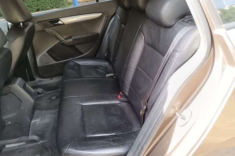 Used Volkswagen Gran Lavida 2013 1.6L Automatic Fashion Model Left Rear Seat