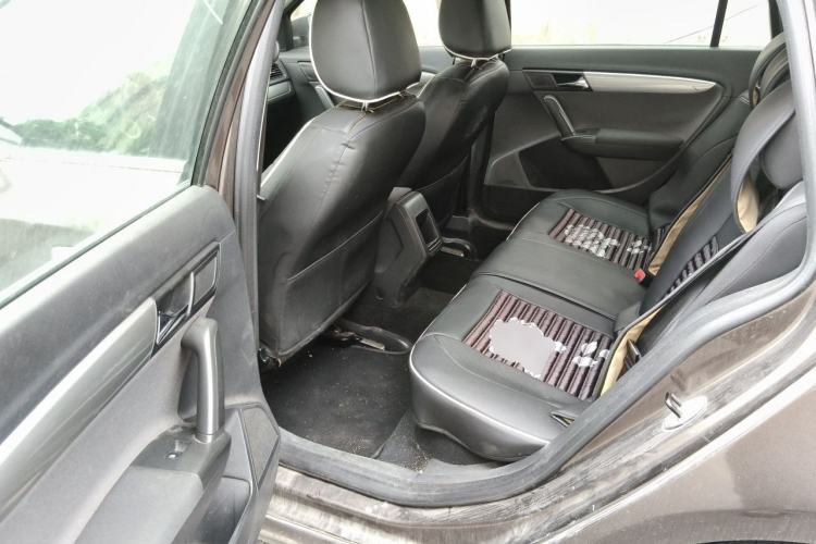Used Volkswagen Gran Lavida 2013 1.6L Automatic Fashion Model Left Rear Seat
