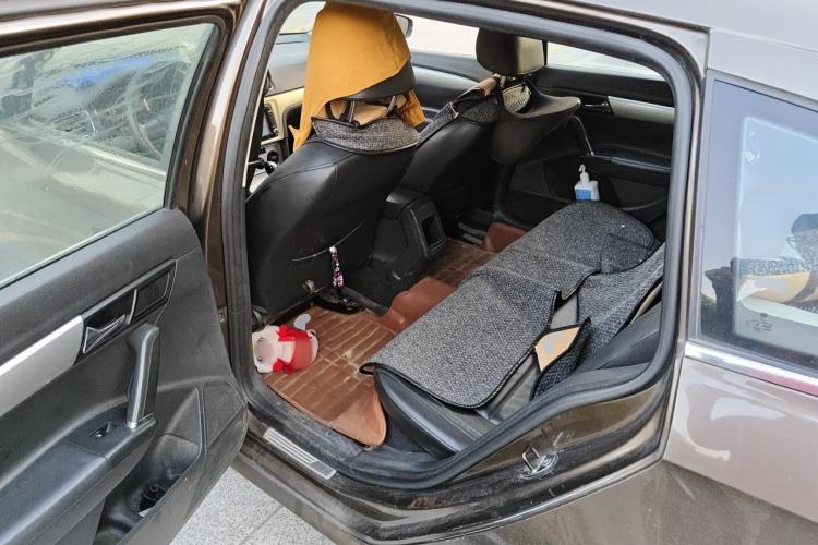 Used Volkswagen Gran Lavida 2013 1.6L Automatic Comfort Model Left Rear Seat