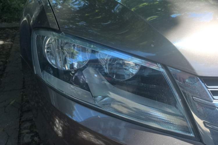 Used Volkswagen Gran Lavida 2013 1.6L Manual Fashion Model Right Front Headlight