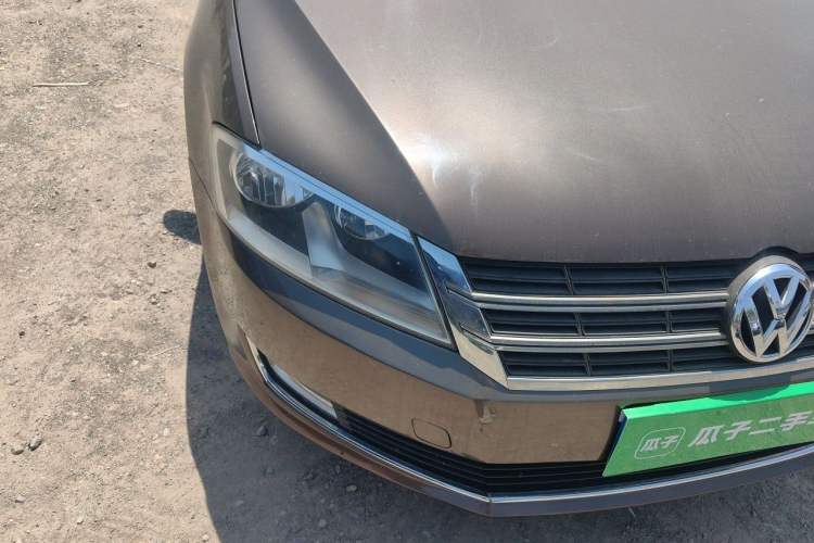 Used Volkswagen Gran Lavida 2013 1.6L Automatic Luxury Model Right Front Headlight