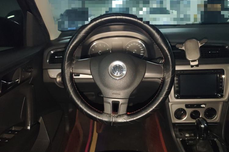 Used Volkswagen Gran Lavida 2013 1.6L Automatic Comfort Model Steering Wheel